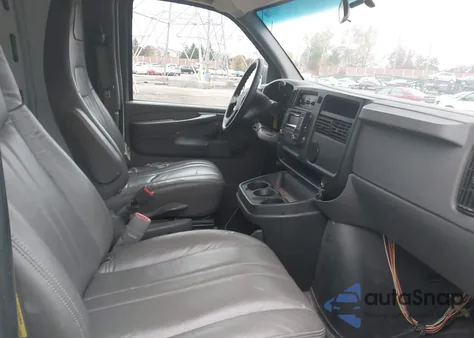 2005 Chevrolet Express z USA, uszkodzony, nr VIN 1GCFG15X351177516